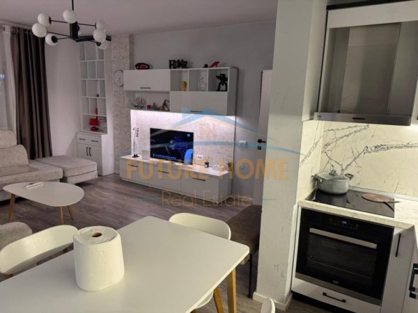 Tirane, jepet me qera apartament Kati 2, 80 m² 800 €