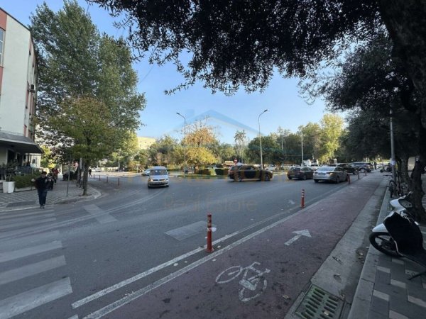 Tirane, shitet ambjent biznesi Kati 0, 56 m² 500.000 €