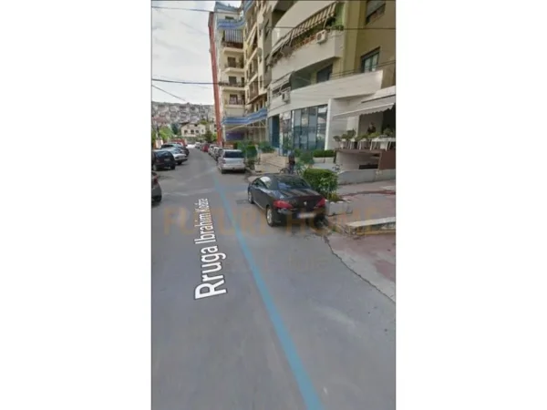Tirane, shitet ambjent biznesi Kati 0, 41 m² 100.000 € 
