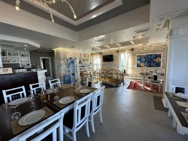 Tirane, shitet Kati 0, 1.197 m² 3.000.000 €