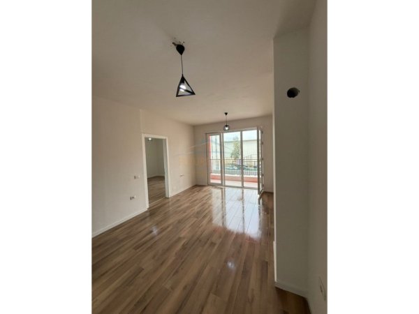 Tirane, jepet me qera apartament Kati 1, 51 m² 430 €