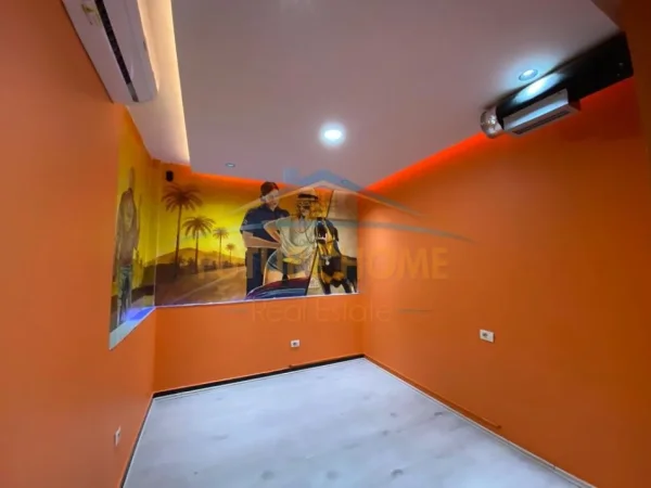 Tirane, jepet me qera ambjent biznesi Kati -1, 158 m² 1.000 €