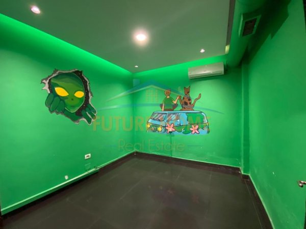 Tirane, jepet me qera ambjent biznesi Kati -1, 158 m² 1.000 €