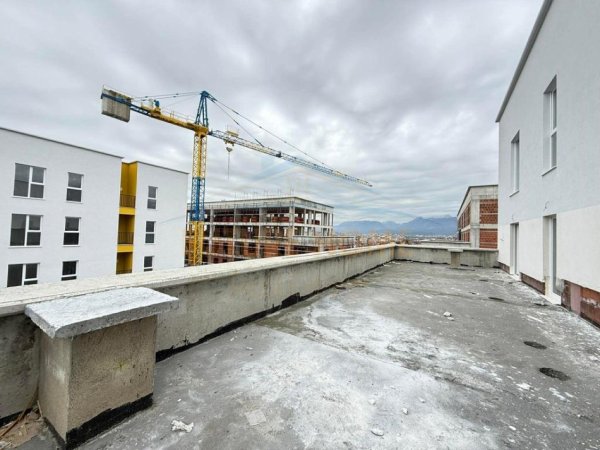 Tirane, shitet apartament Kati 6, 98 m² 189.000 €