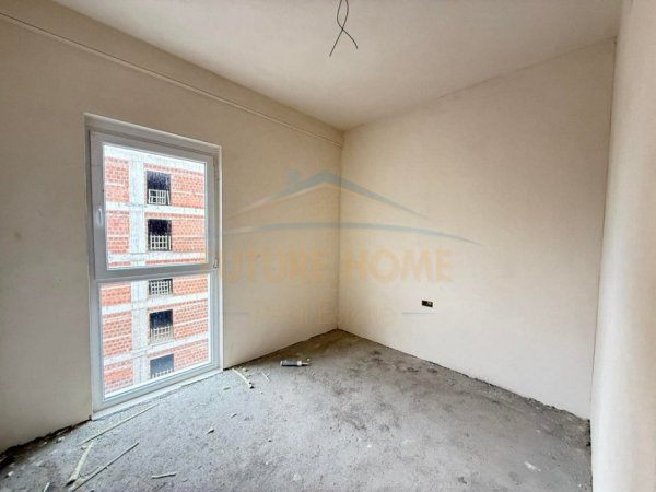 Tirane, shitet apartament Kati 6, 98 m² 189.000 €