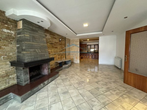 Tirane, jepet me qera apartament Kati 0, 170 m² 650 €