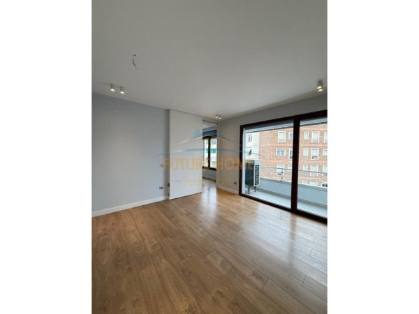 Tirane, jepet me qera zyre Kati 7, 187 m² 3.100 €