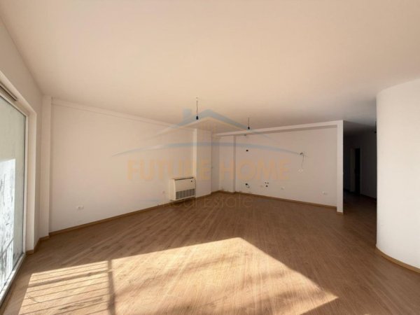 Tirane, jepet me qera apartament Kati 1, 128 m² 2.000 €