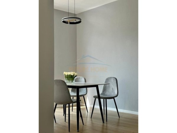 Tirane, jepet me qera apartament Kati 9, 60 m² 900 €