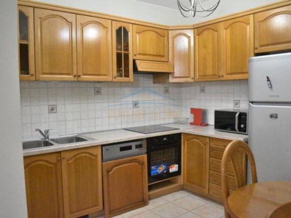 Tirane, jepet me qera apartament Kati 0, 106 m² 800 €