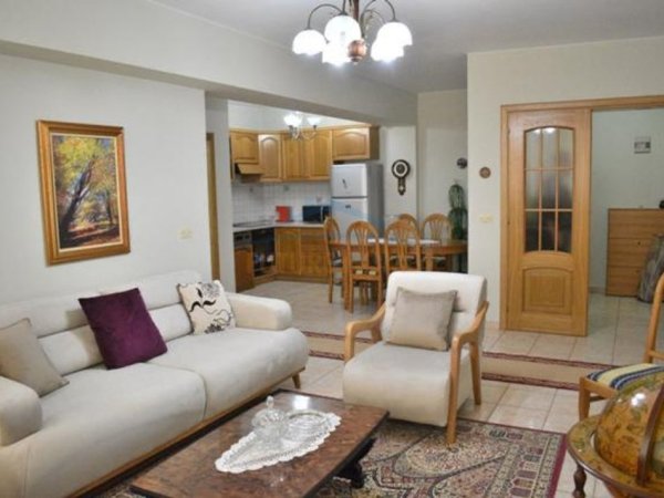 Tirane, jepet me qera apartament Kati 0, 106 m² 800 €