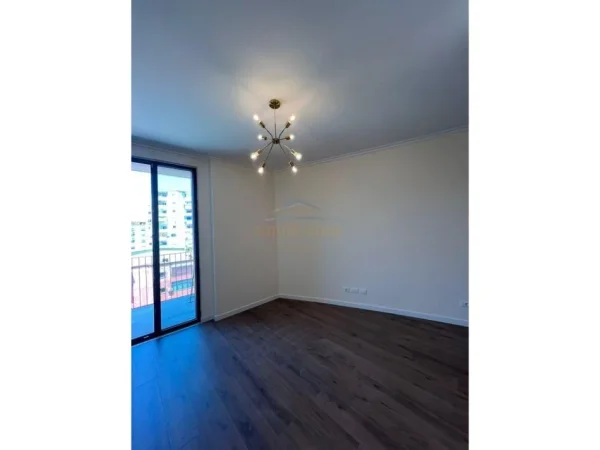 Tirane, jepet me qera apartament Kati 5, 98 m² 1.800 €