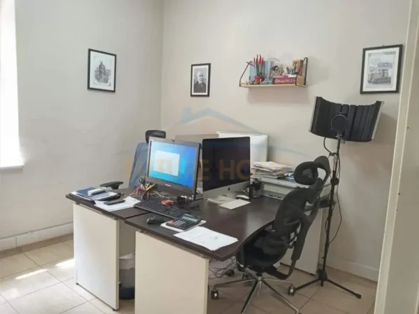 Tirane, jepet me qera apartament Kati 3, 140 m² 1.500 € 