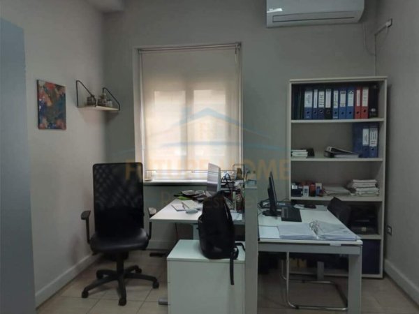 Tirane, jepet me qera apartament Kati 3, 140 m² 1.500 € 