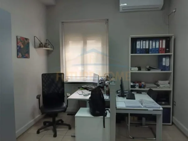 Tirane, jepet me qera apartament Kati 3, 140 m² 1.500 € 