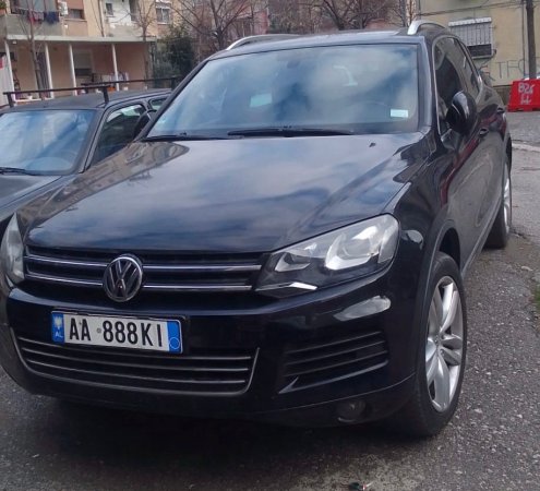 Tirane, shes SUV OKAZION VOLKSWAGEN TOUAREG PANORAMA 2.5 TDI Nafte, e zeze automatik Klima 166.801 km