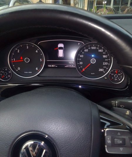 Tirane, shes SUV OKAZION VOLKSWAGEN TOUAREG PANORAMA 2.5 TDI Nafte, e zeze automatik Klima 166.801 km