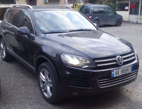 Tirane, shes SUV OKAZION VOLKSWAGEN TOUAREG PANORAMA 2.5 TDI Nafte, e zeze automatik Klima 166.801 km