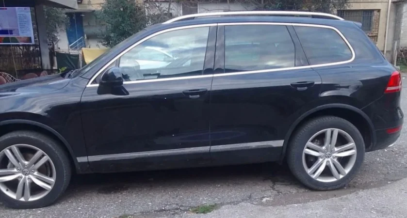 Tirane, shes SUV OKAZION VOLKSWAGEN TOUAREG PANORAMA 2.5 TDI Nafte, e zeze automatik Klima 166.801 km