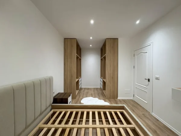 Tirane, shitet apartament 1+1 , 70 m² 175.000 € (Rruga Fortuzi)