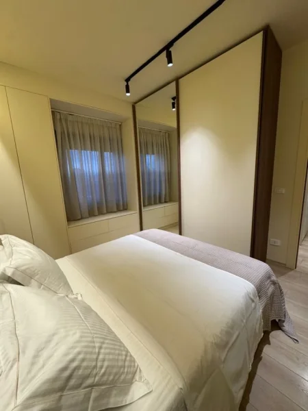 Tirane, jepet me qera apartament 1+1 Kati 5, 70 m² 750 € (Bulevardi Zogu I pare)