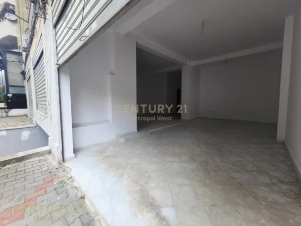 Tirane, jepet me qera ambjent biznesi Kati 0, 83 m² 900 € (komuna e parisit)