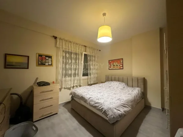 Tirane, shitet apartament 1+1+Ballkon Kati 4, 64 m² 168.000 € (komuna e parisit)