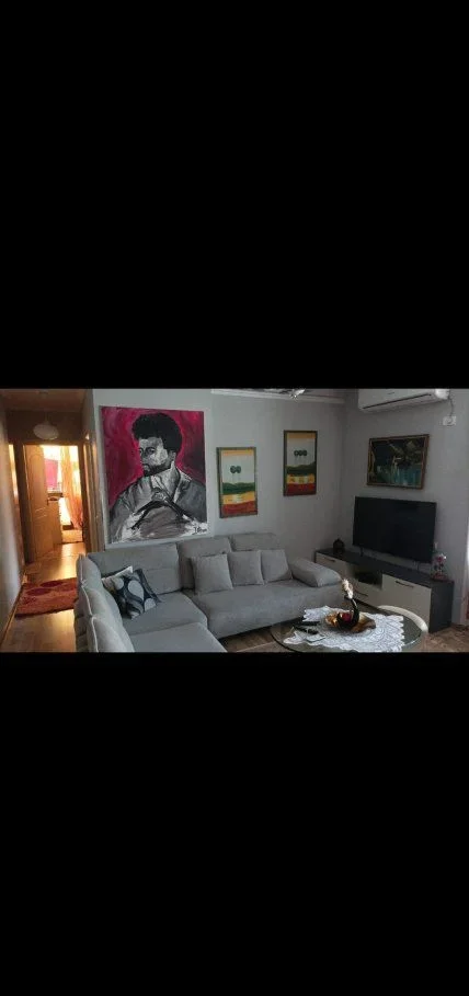 Tirane, jepet me qera apartament 2+1 Kati 7, 75 m² 600 € (ISH FUSHA E AVIACIONIT)