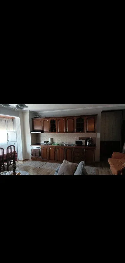 Tirane, jepet me qera apartament 2+1 Kati 7, 75 m² 600 € (ISH FUSHA E AVIACIONIT)