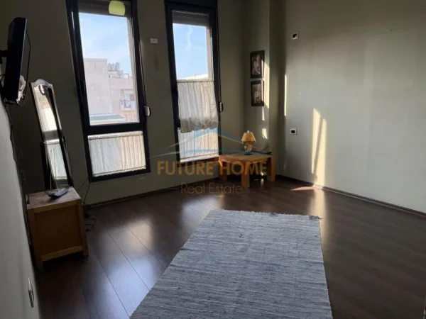 Tirane, shitet apartament 2+1+Ballkon Kati 7, 96 m² 141.000 € (Yzberisht)