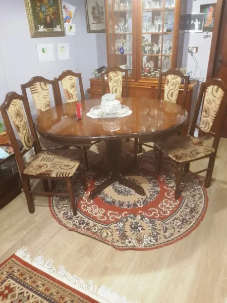 Tirane, shes TAVOLINE NGRENIE ME HAPJE 200 €