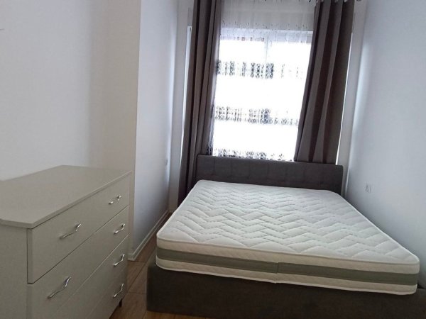 Tirane, jepet me qera apartament 1+1+Ballkon Kati 3, 60 m² 400 € (ALI DEMI)
