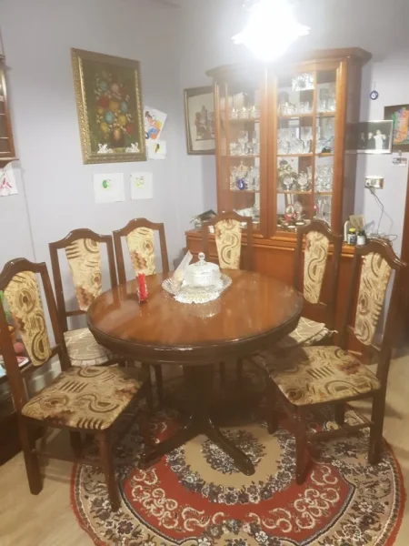 Tirane, shes TAVOLINE NGRENIE ME HAPJE 200 €