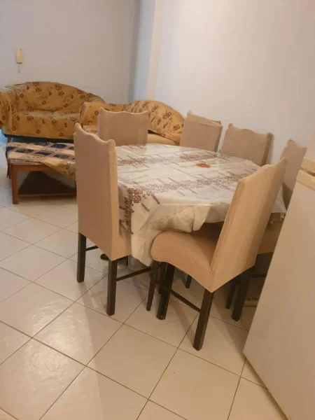 Tirane, jepet me qera apartament 2+1 Kati 5, 85 m² 400 € 
