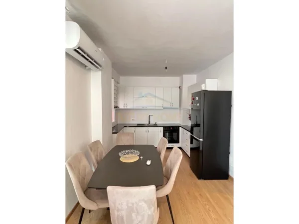 Tirane, shitet apartament 1+1+Ballkon Kati 8, 71 m² 123.000 € 
