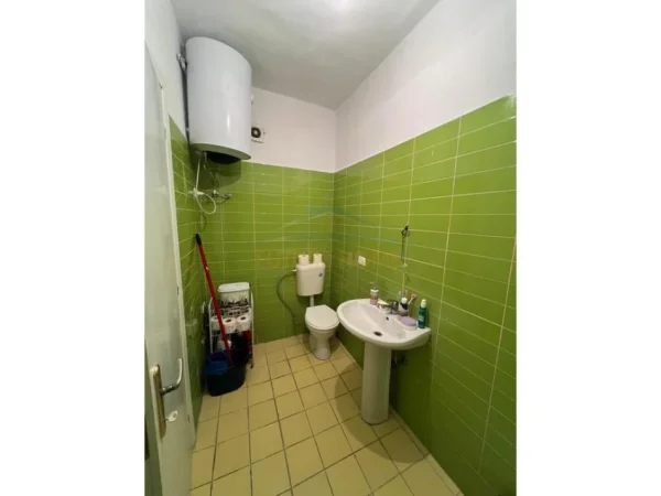 Tirane, shitet apartament 1+1+Ballkon Kati 8, 71 m² 123.000 € 
