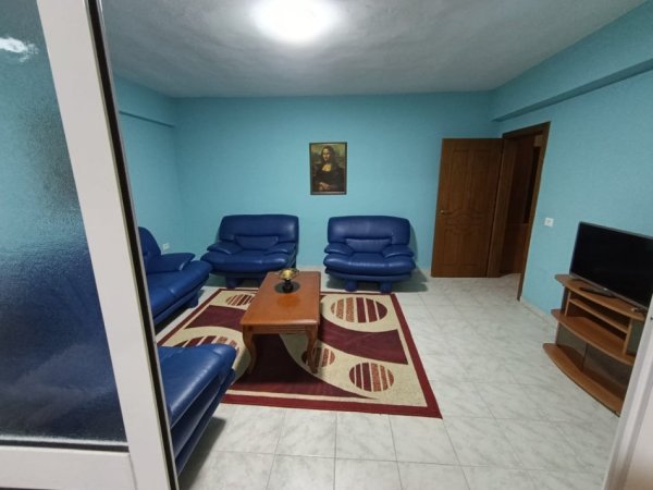 Tirane, jepet me qera apartament 3+1 Kati 2, 121 m² 500 € (dritan hoxha)