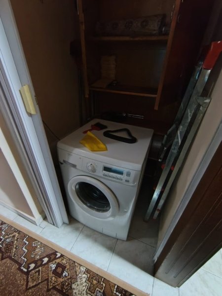 Tirane, jepet me qera apartament 3+1 Kati 2, 121 m² 500 € (dritan hoxha)