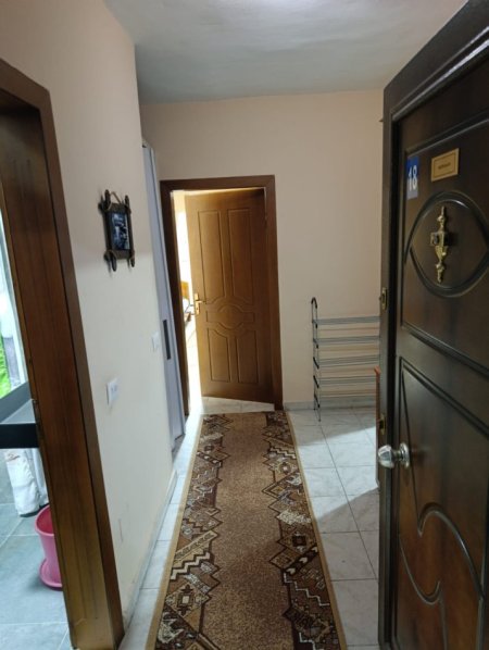 Tirane, jepet me qera apartament 3+1 Kati 2, 121 m² 500 € (dritan hoxha)