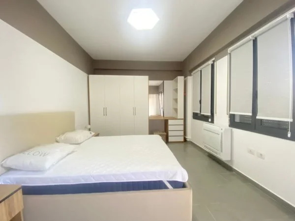 Tirane, jepet me qera apartament 2+1+Ballkon Kati 3, 80 m² 700 € 