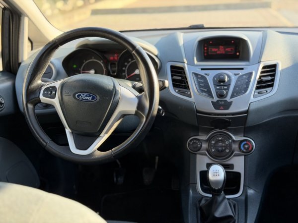 FORD FIESTA 1.4 NAFTE 👉 2011 👈 kambio MANUALE  4.200 €