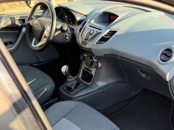 FORD FIESTA 1.4 NAFTE 👉 2011 👈 kambio MANUALE  4.200 €