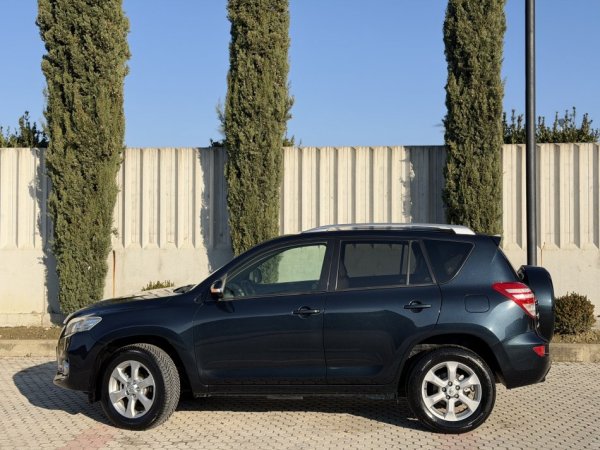 TOYOTA RAV4 - 2.2 NAFTE 👉 2012 👈 kambio MANUALE - 4 X 4 - 8.200 €