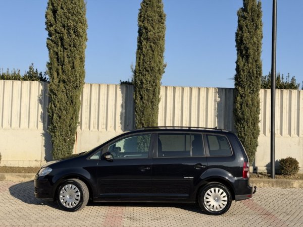 VOLKSWAGEN TOURAN 1.9 NAFTE 👉 2010 👈 kambio MANUALE - 7 VENDE 5.900 €