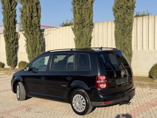 VOLKSWAGEN TOURAN 1.9 NAFTE 👉 2010 👈 kambio MANUALE - 7 VENDE 5.900 €