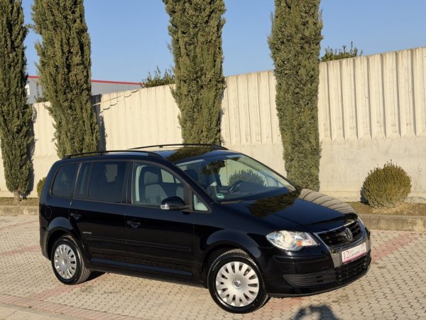 VOLKSWAGEN TOURAN 1.9 NAFTE 👉 2010 👈 kambio MANUALE - 7 VENDE 5.900 €
