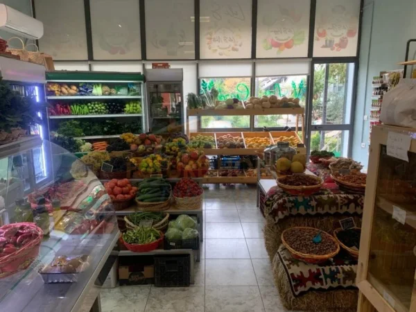 Tirane, ofroj SHITET BIZNES