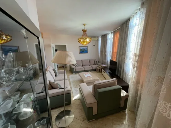 Tirane, jap me qera apartament 1+1+Ballkon , 80 m² 550 € (Todi Shkurti)