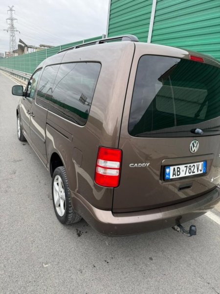 Tirane, shes makine VW Caddy Maxi 2.0 TDI 2013 Nafte, kafe automatik Klima 225.000 km 12.500 €