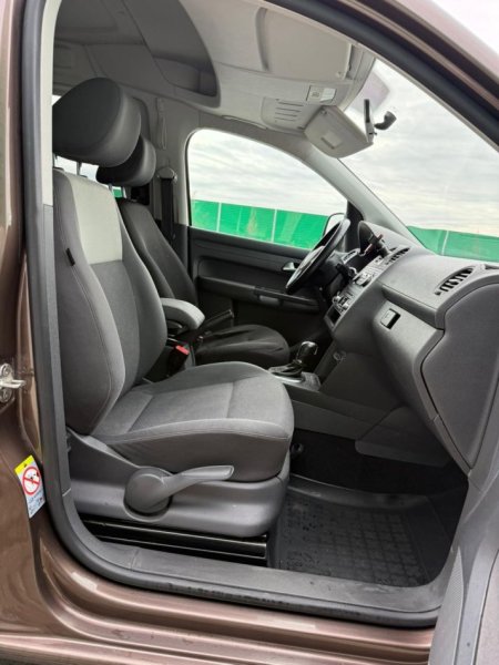 Tirane, shes makine VW Caddy Maxi 2.0 TDI 2013 Nafte, kafe automatik Klima 225.000 km 12.500 €